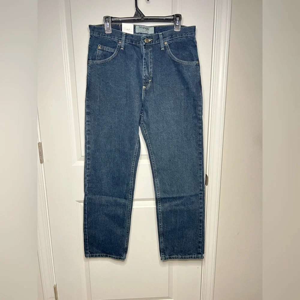 Wrangler Authentics Men’s Jeans 33x30 Regular Fit Blue Denim Straight Leg NWT